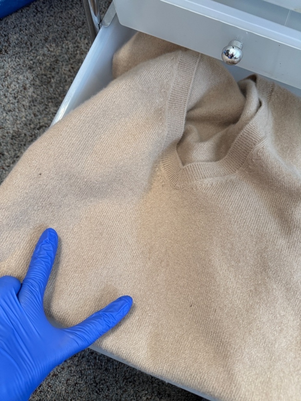 Vince Cashmere Weekend V-Neck Sweater - Picture 15 of 15